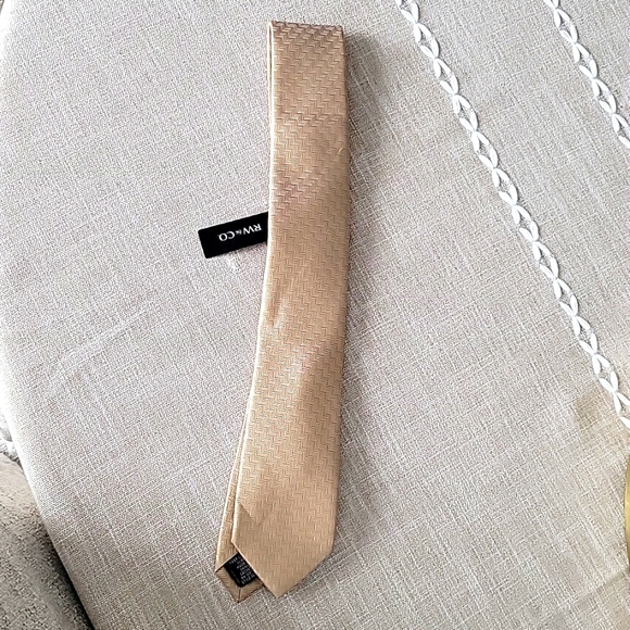 RW & CO Classic Tie - Picture 2 of 4